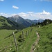Weg entlang der Raaz-Galtalpe