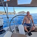 Arrivederci Ustica! Unser Skipper Roland bei der Überfahrt von Ustica nach Palermo