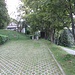 Si parte da qui, di fianco al Ristorante Belvedere. A destra la strada che scende verso la bergamasca.