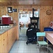 la stufa che riscalda l'angolo bar e la prima sala pranzo