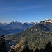 Der Blick öffnet sich ins Lechtal und zur Leilachspitze rechts