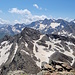 Aussicht nach Süden. Vorne der Wurmkogel mit der Bergstation der Wurmkogelbahn. Der obere Teil der Piste könnte sogar noch befahren werden... Hinten Hochfirst, Liebener Spitze, Granatenkogel sowie Hinterer und Mittlerer Seelenkogel. 