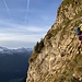 Oberhalb Chuchispitz, vor der Traverse nach links. Oberhalb der Tanne links rüber queren. Hals so schlimm wie es ausschaut.