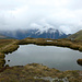 Auf 2400 m hat es ein kleines Seelein