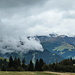 die hohen Gipfel verstecken sich in den Wolken