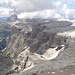 Die Steilabbrüche bilden einen Canyon um das Val Lasties