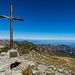Pizzo d'Ormea (2.476 m): Alles freigeweht vom Wind!! Am Walliser Hauptkamm (200 km entfernt) erkennt man gewaltige Föhnwalzen.