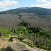 Blick von den Scharfensteinklippen zur Nordroute auf den Brocken