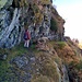 Weg im Steilhang ..