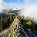 bzw. den felsigen Grat runter zum Spitzingsee