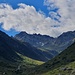 In der Ferne taucht die Tübinger Hütte auf