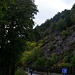 eher unerfreulicher Beginn auf einer eher schmalen, aber befahrenen Straße