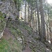 Rechte Umgehung der versperrenden Felswand<br />Immer der Wand folgen
