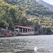 Noch so ein kleines Restaurant, es sind insgesamt drei dieser Art am See verstreut (also an den unbewohnten Ufern westlich der Brücke)