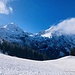 Ausblick zum Übergang in der Senke (Bildmitte) zu Rawilseeleni und Rawilpass