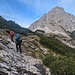 Weg zur Biberwierer Scharte mit dem Ziel im Sicht