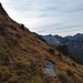 Dopo mezz'ora ci avviciniamo alla cresta SW del Pombi