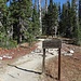 Beginn des Lakes Trail an der Mirror Lake Picnic Area