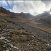 Blick nach oben mittendrin, Gelände wird steiler und steiler