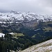 von den Walliswenge aus Rück- und Ausblick zu besuchten Wegpunkten dieser drei Kilitage - sowie mit einem früher besuchten [https://www.hikr.org/tour/post39583.html knapp 3000 m hohen] Gipfel