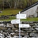 Canvasgia<br />a sinistra il sentiero "normale" a destra quello che porta a Nadro e sale a Compiett
