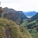 Auf dem tollen Wegstück mit Blick ins Justistal.