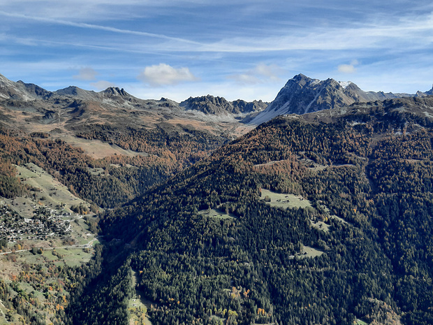 Aux Luisanes, vue E.