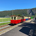 Llanberis - Ein Zug der Llanberis Lake Railway hat gerade die Endstation im Ort erreicht, die Lok setzt vor der Rückfahrt um...