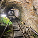 Llechwedd - In den Llechwedd Slate Caverns, hier beim Ausstieg aus Untertage entlang alter Gleise.