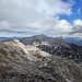 Im Osten ist es noch heller, trotzdem habe ich am Schrocken nur eine kurze Pause eingelegt mit der Vorgabe am Kaminspitz die Tour wegen der Wetteränderung und fortgeschrittener Zeit abzubrechen und um zu kehren.