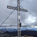 Punktladung am Hochmölbing mit dem Gesäuse im Hintergrund. Drei Minuten vor meiner gesetzten Umkehrzeit habe ich es geschafft, den Mittelmölbing werde ich nicht mehr in Angriff nehmen, obwohl sich das Wetter wieder etwas beruhigt.