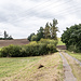 Rückblick zum Melkendorfer Weg: Später, als ich begann, mich für Fotografie zu interessieren, habe ich hier die ersten ambitionierteren Aufnahmen gemacht, in Schwarzweiß und selbst entwickelt. Die Pappel links oben war damals auch Motiv.