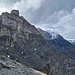 Düsterer: Blick in den Hochgang unter den Orglen