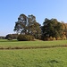 Vorbereiteter Bahndamm, beim Fehlen von Schleusen oder Brückenfundamenten jeweils unterbrochen