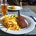 Bei gefühlten 30 Grad an der windgeschützten Hauswand vom Gasthaus Ahorn in Schwärzenbach gönnten wir uns an diesem 45. HT noch ein feines Mittagessen.