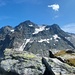 Blick vom Gipfel des Stockhorns in den Süden auf das Schwarzhorn.