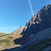 Jetzt folgt eine Querung im Geröll auf einer Wegspur...