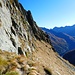 Costeggio la parete sud per prendere la cresta est (mi sono letto la relazione di ZAZA)