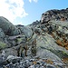 Prima a destra poi a sinistra evitando la roccia umida
