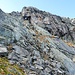 Con la roccia bagnata e scivolosa l'ideale è salire prima da destra, poi da sinistra rispetto alla placca rocciosa
