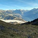 Tiefblick auf den Brünigpass. Es ist gut erkennbar, dass die dicke Nebeldecke am Brünig endet. Das (inneralpine) Haslital ist also komplett nebelfrei - Achtung bei der Wohnortwahl ;-)
