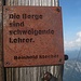 ...und eine Tafel mit Spruch von Reinhold Stecher (s. Text)