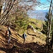 Raschelndes Herbstlaub wenig oberhalb von Schrina Hochrugg