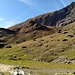 Meine Route kam von links und beginnt oben in einer Lücke zwischen den Bergföhren