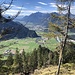 Ausblick im Abstieg. Nach links das Zillertal. Und das Inntal.
