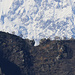 La Porta dei Corni di Nibbio con dietro la neve del Monte Rosa