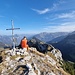 Gipfelkreuz am Chöpfenberg mit Blick zum Walensee