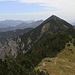 unterwegs am Blaubergkamm , vorne das Gipfelziel