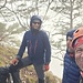Wir berieten noch einmal, dann ließen wir's ganz sein. Unsere Stimmung ist an unseren Gesichtern abzulesen. Nur [u Schubi] ist nicht bang, er freut sich drauf, ein paar wunderschöne Herbstfotos schießen zu können.