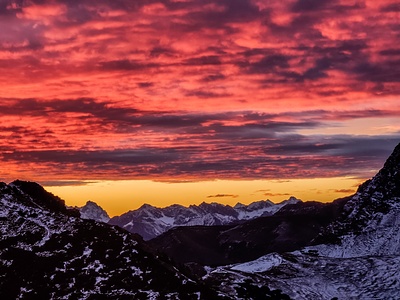 Am B'schießer. Zwischen Ponten und Gaishorn schauen einige Mieminger, Lechtaler und Sellrainer Gipfel hervor, u.a. der Wannig (2493 m), ein unglaublicher Aussichtsgipfel, zu dem ich vor Kurzem auch einen Bericht verfasst habe.